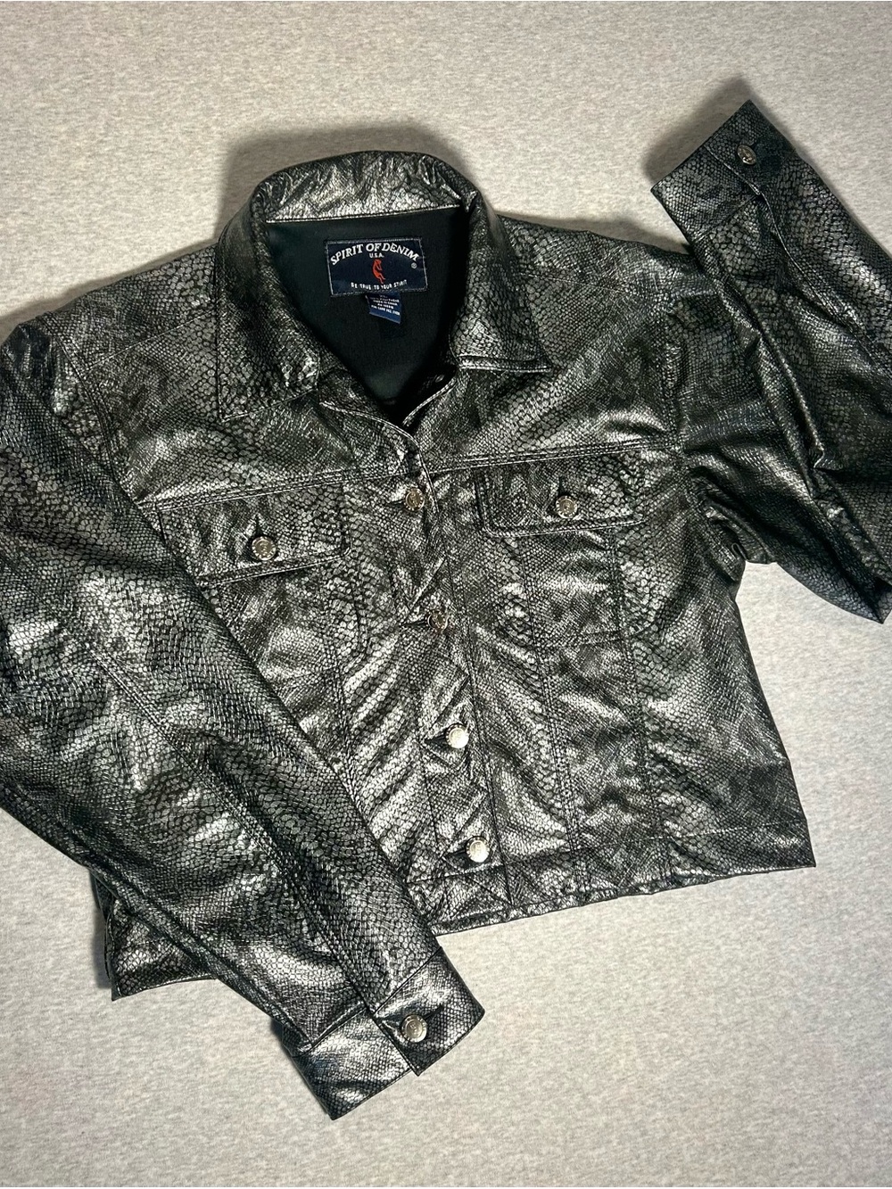 Women's Metallic Silver/Black Snake-Texture lightweight Jacket size XL